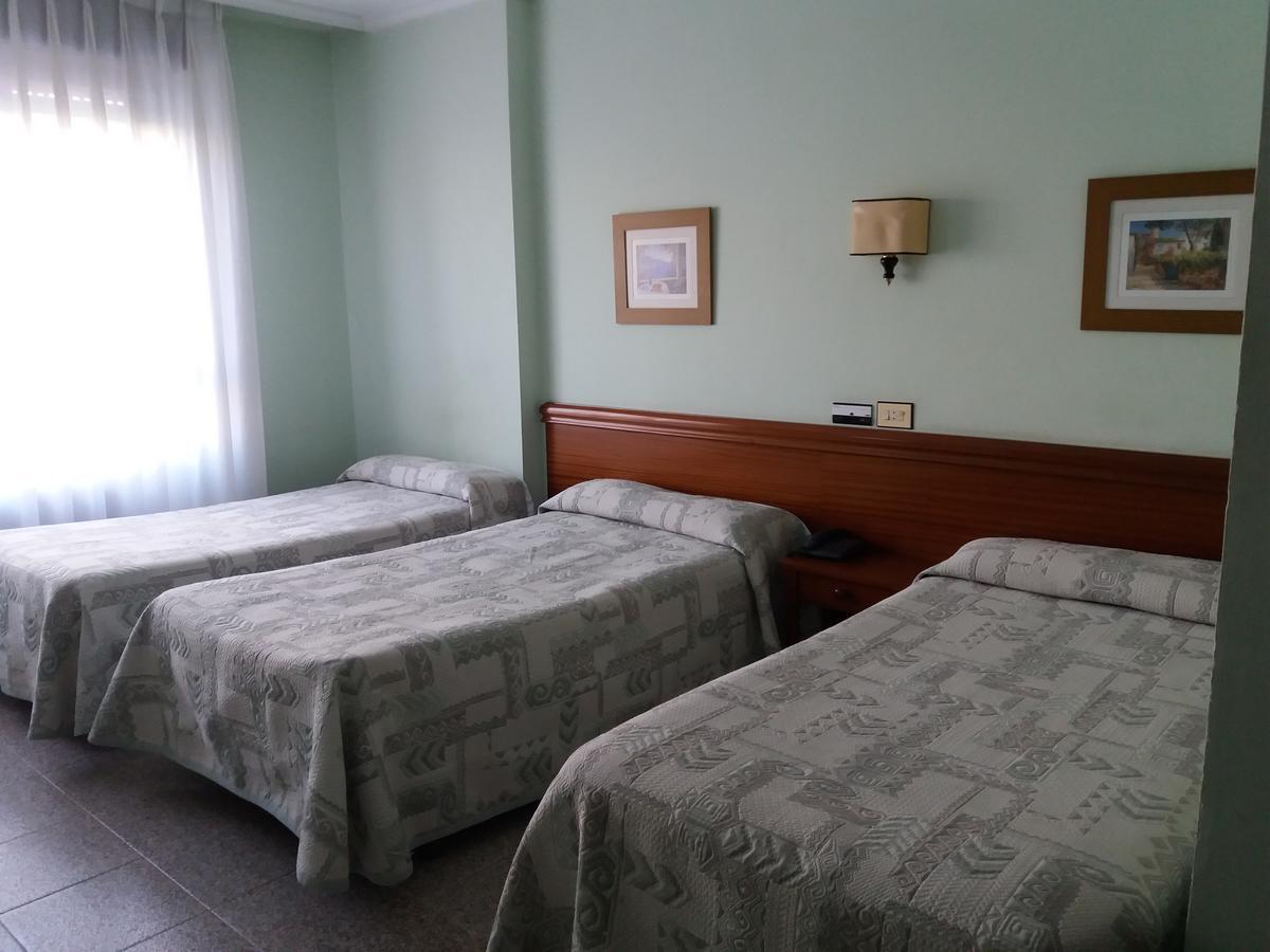 Avenida Gijon Centro Hotel Bagian luar foto
